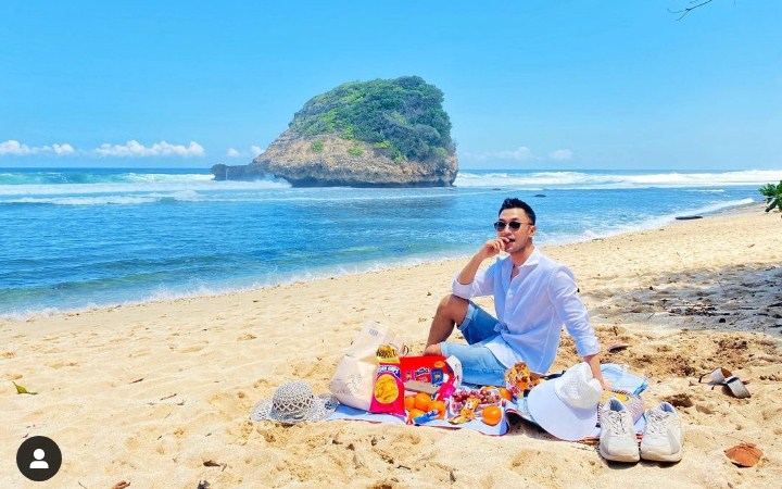 Spot Foto Menarik di Pantai Ngudel Spot Foto Menarik di Pantai Ngudel
